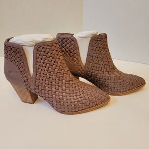 Frye Reed cut out woven bootie women's boots lilac color size 9 new